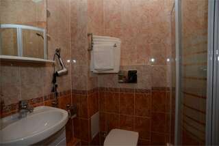 Гостиница Фишер Калуга Номера класса Улучшенный стандарт с двумя односпальными кроватями-2